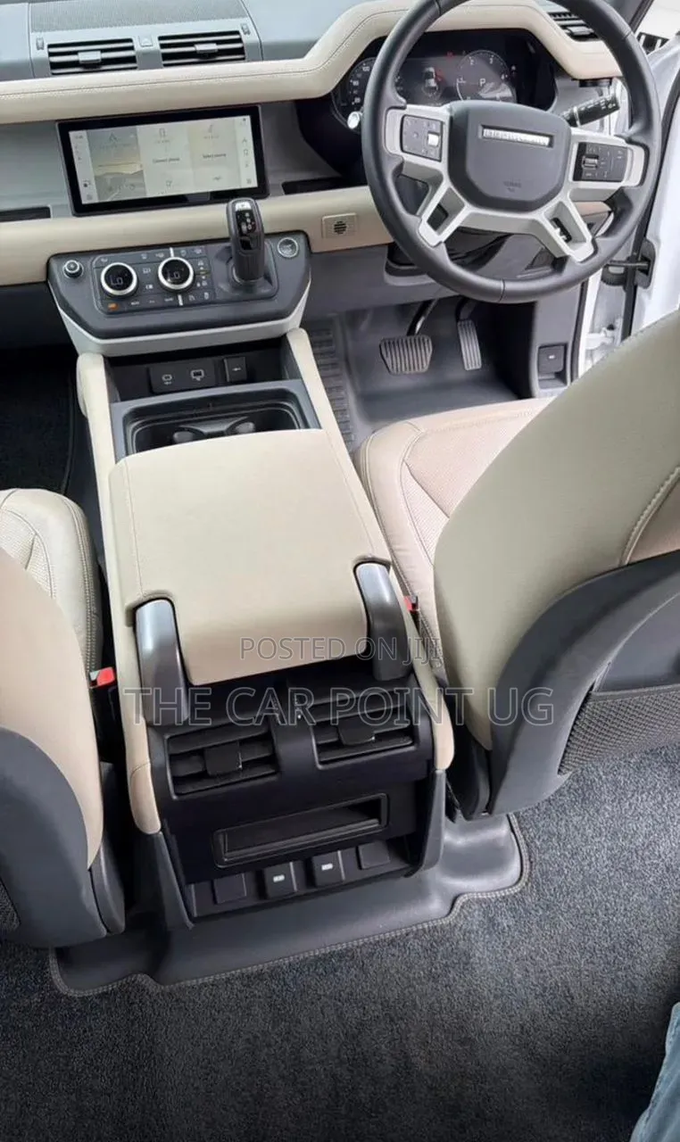 Land Rover Defender 2025 White