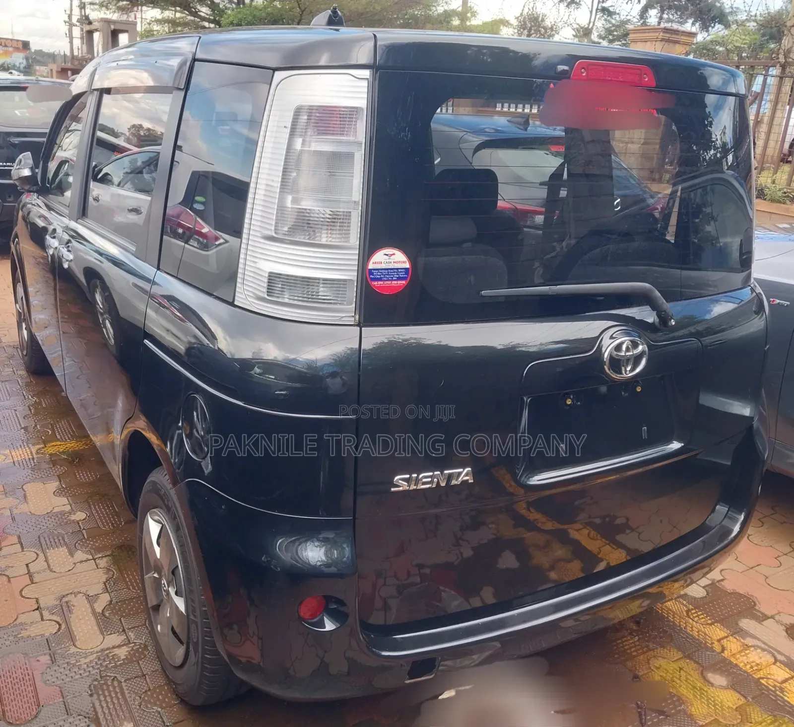 Toyota Sienta 2012 Black