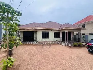 4bdrm Apartment in Muyenga, Makindye for rent