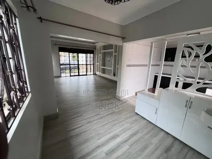 4bdrm Apartment in Muyenga, Makindye for rent