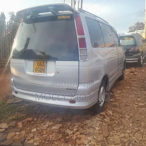 Toyota Noah 2005 Silver