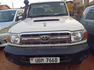 Toyota Land Cruiser 2016 White