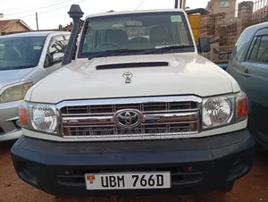 Toyota Land Cruiser 2016 White