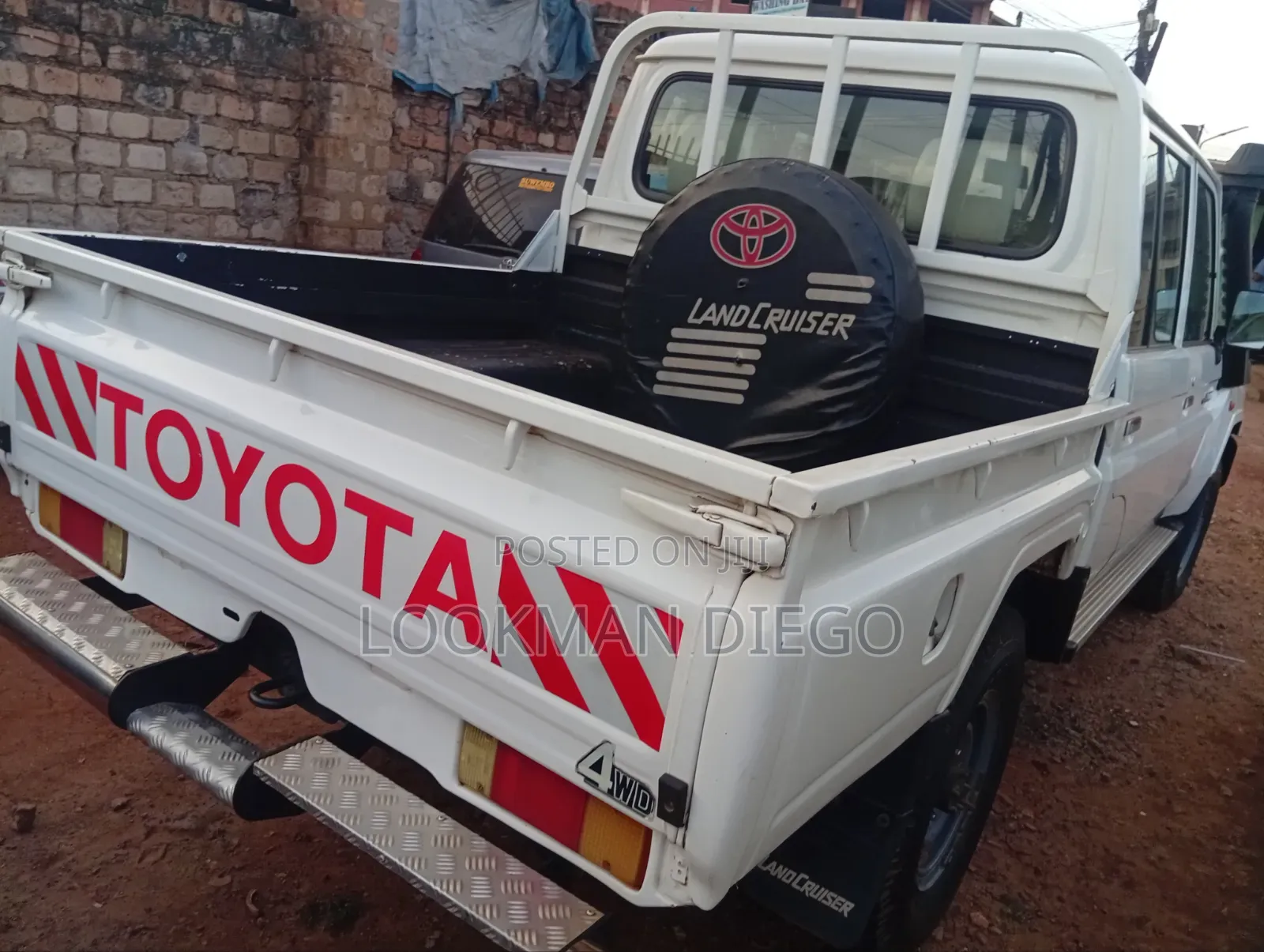 Toyota Land Cruiser 2016 White