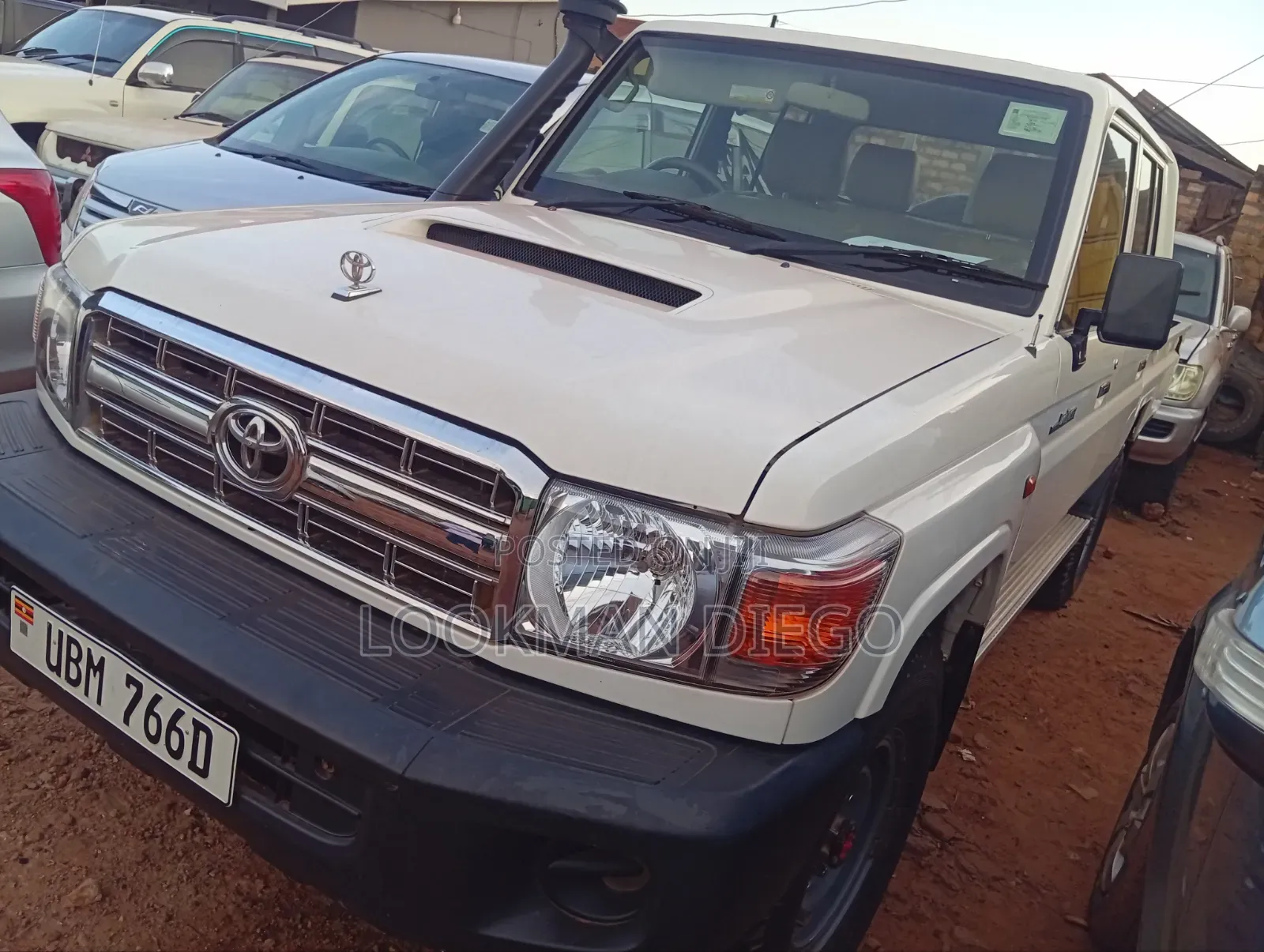 Toyota Land Cruiser 2016 White