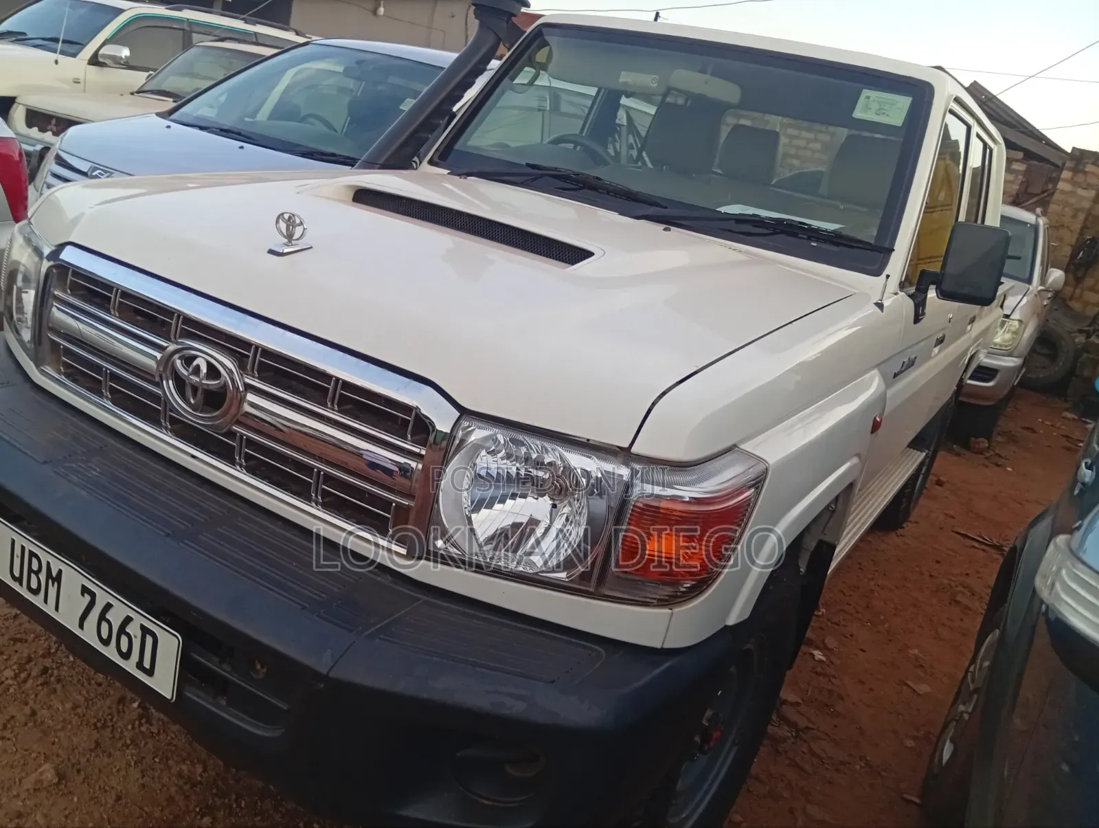 Toyota Land Cruiser 2016 White