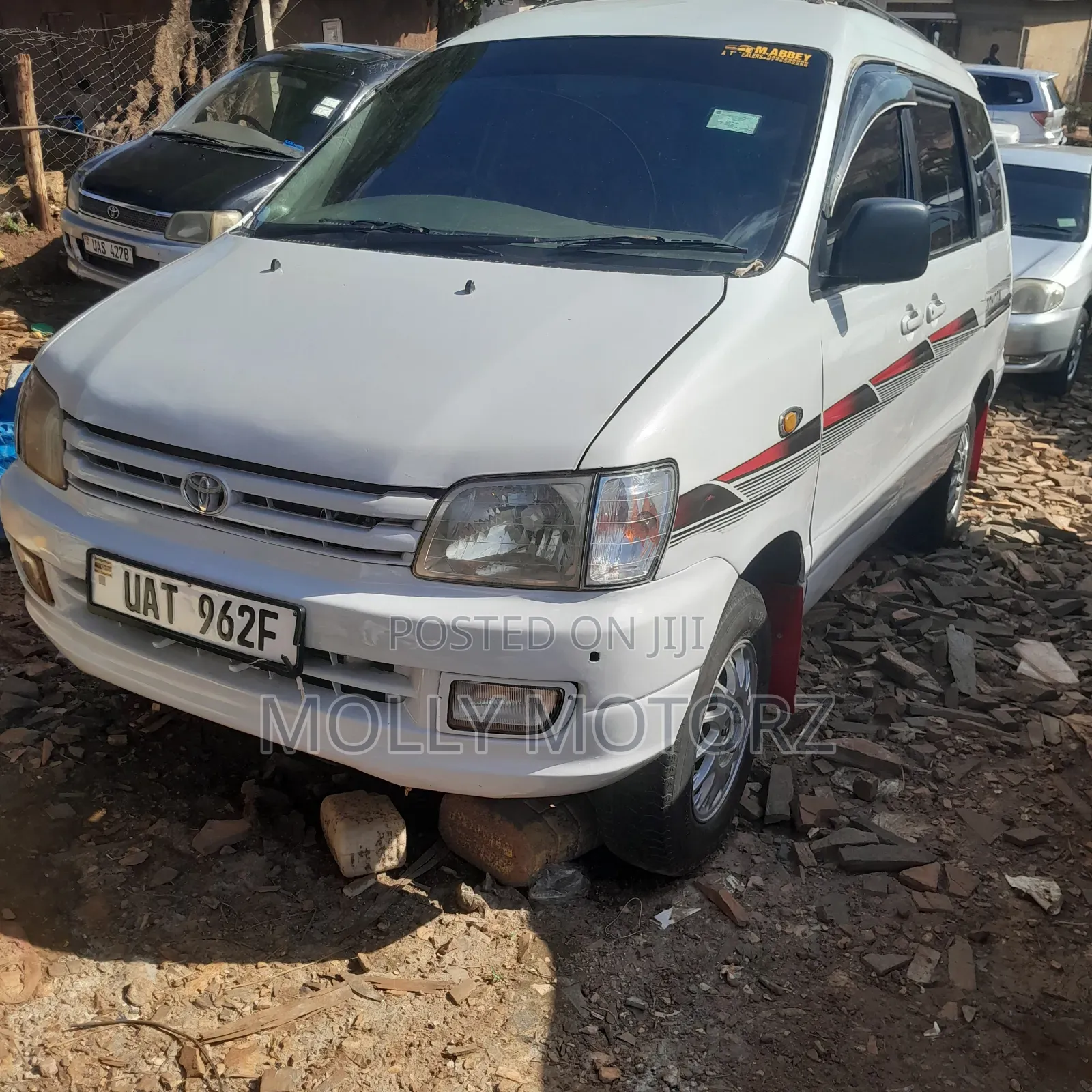 Toyota Noah 2004 White