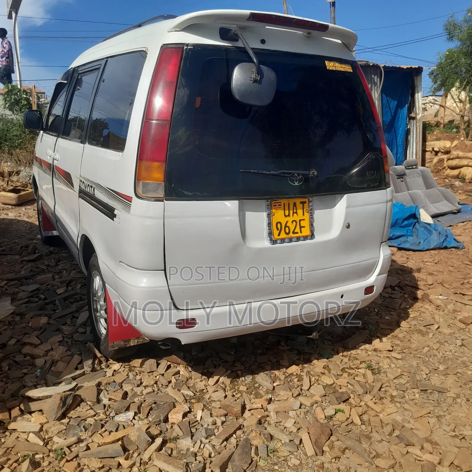 Toyota Noah 2004 White
