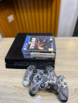 Playstation 4 + 12 Epic Games + 2 Controllers | Kimera Official
