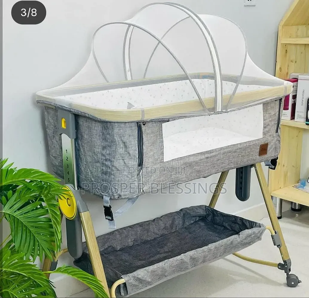 Convertible Baby Bassinet With Detachable