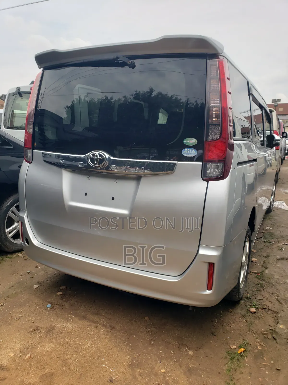 Toyota Noah 2.0 AWD (7 Seater) 2016 Silver