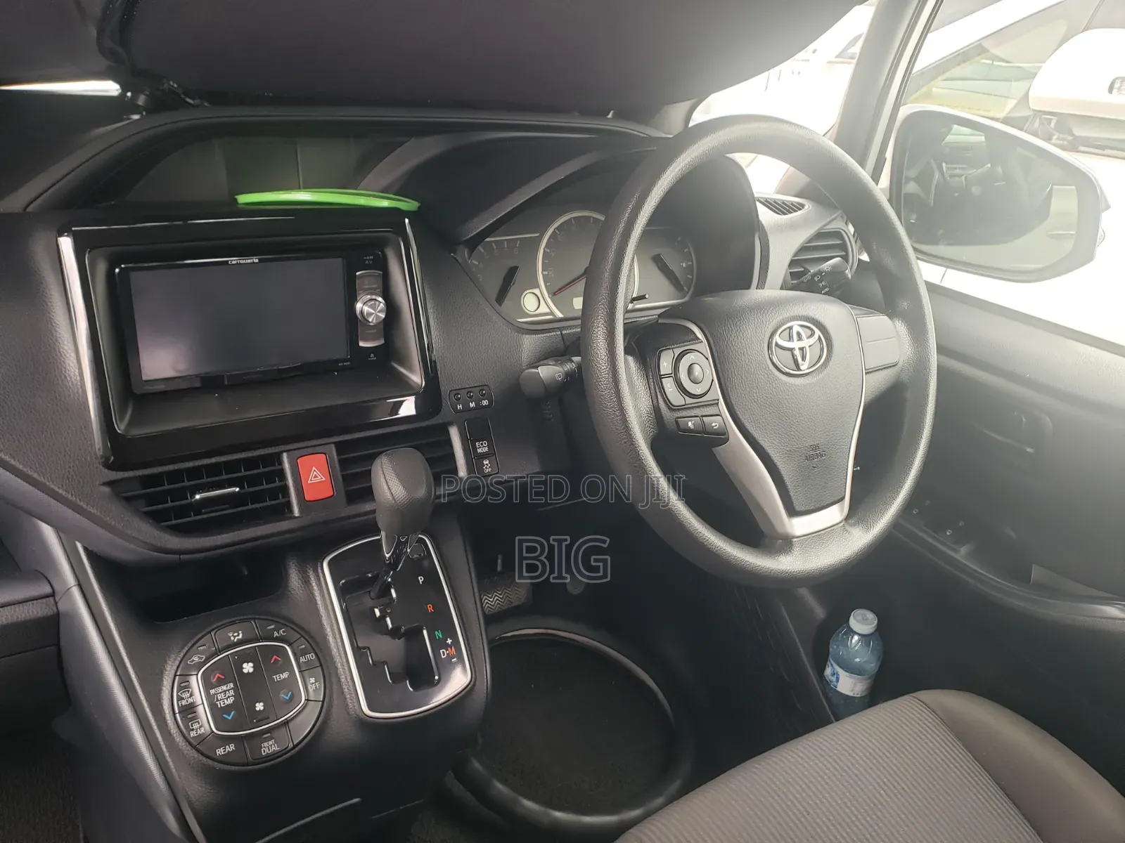 Toyota Noah 2.0 AWD (7 Seater) 2016 Silver
