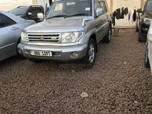 Mitsubishi Pajero IO 2000 Silver