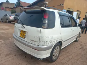 Toyota Raum 1999 White