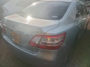 Toyota Premio 2012 Silver