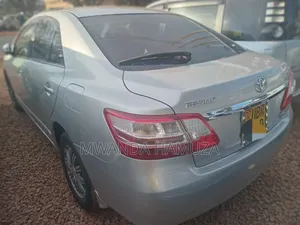 Toyota Premio 2012 Silver
