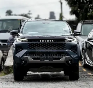 Toyota Hilux 2025 Gray