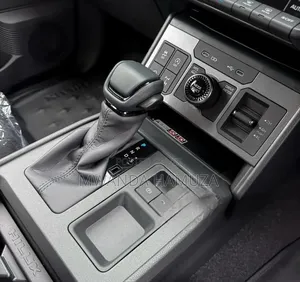 Toyota Hilux 2025 Gray