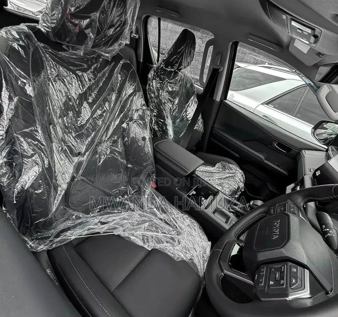 Toyota Hilux 2025 Gray
