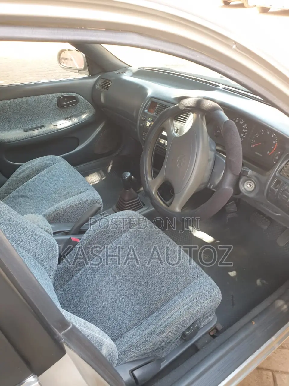 Toyota Corolla 1999 Silver
