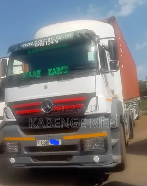 Mercedes Benz Truck Onsale