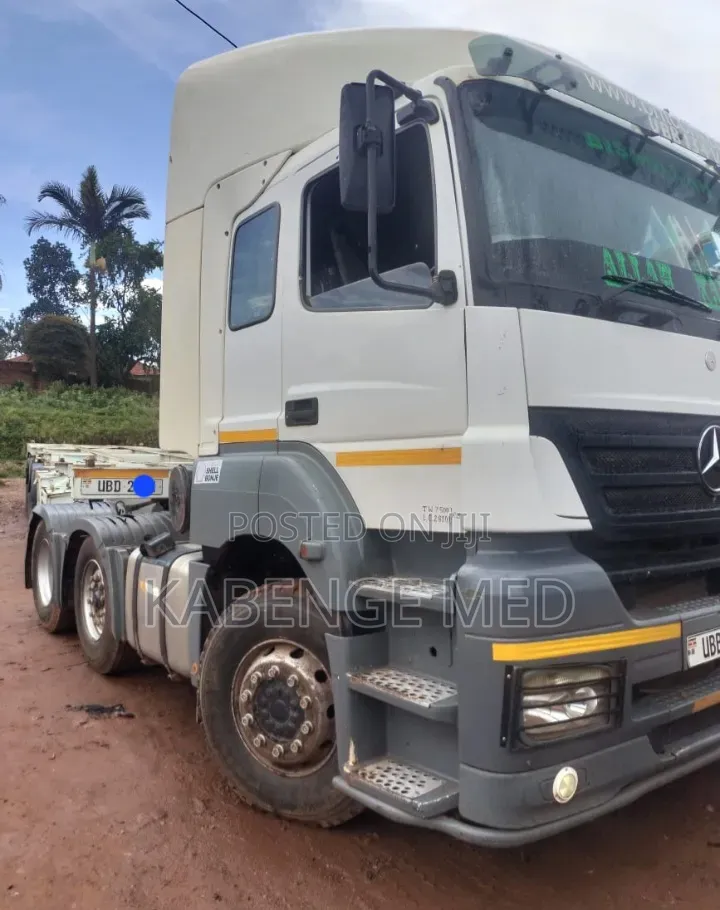 Mercedes Benz Truck Onsale