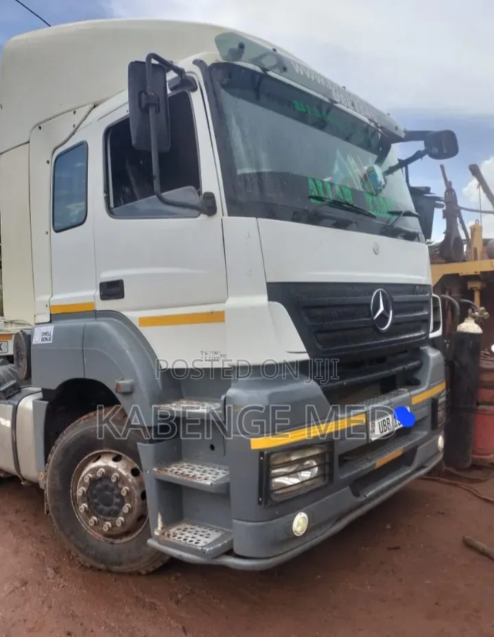 Mercedes Benz Truck Onsale