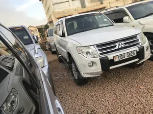 Mitsubishi Pajero 2008 White