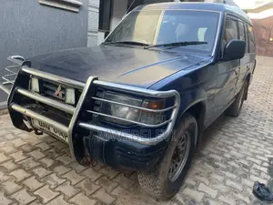 Mitsubishi Pajero 2.5 D 1996 Blue