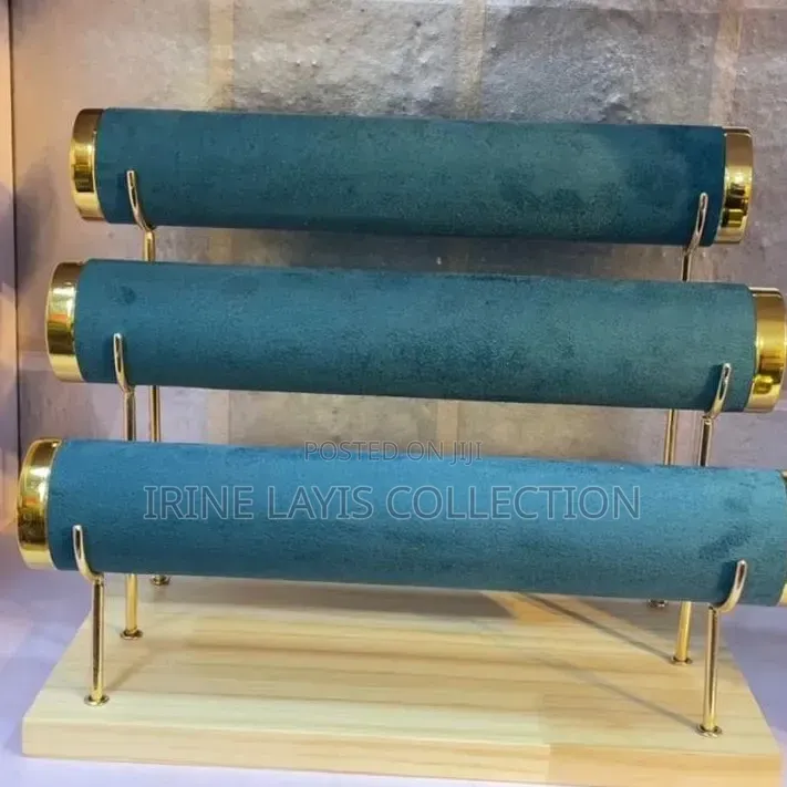 Green Velvet 3-Tier Jewelry Display Stand.