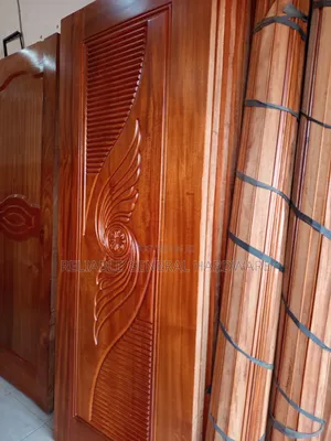 Classic Designed Wood Door Mahogany