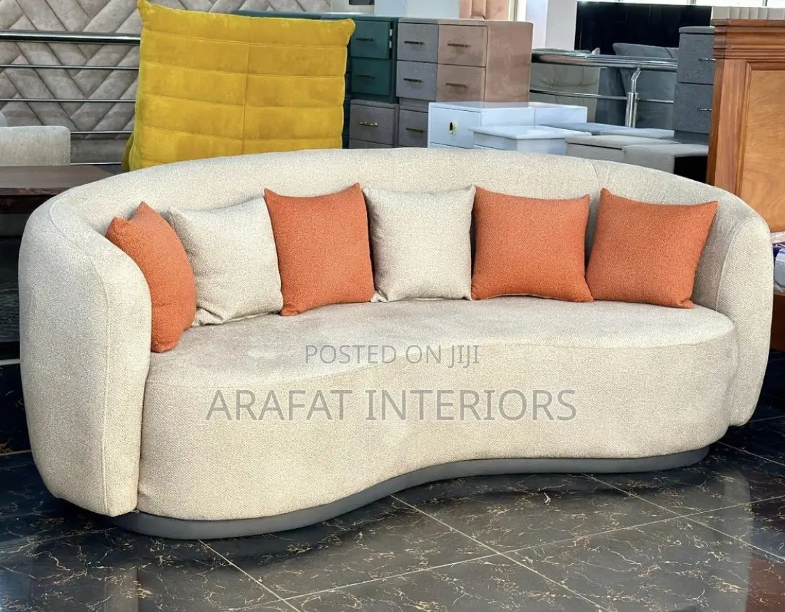 Soft Curves, Pure Elegance