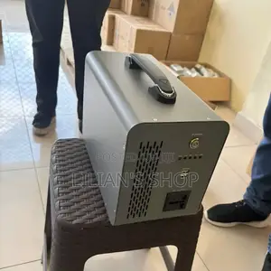 Vestwoods 1000w Portable Power Station by Haier Energy.