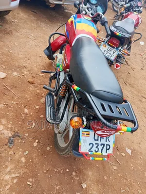 Bajaj Boxer 125 2018 Red