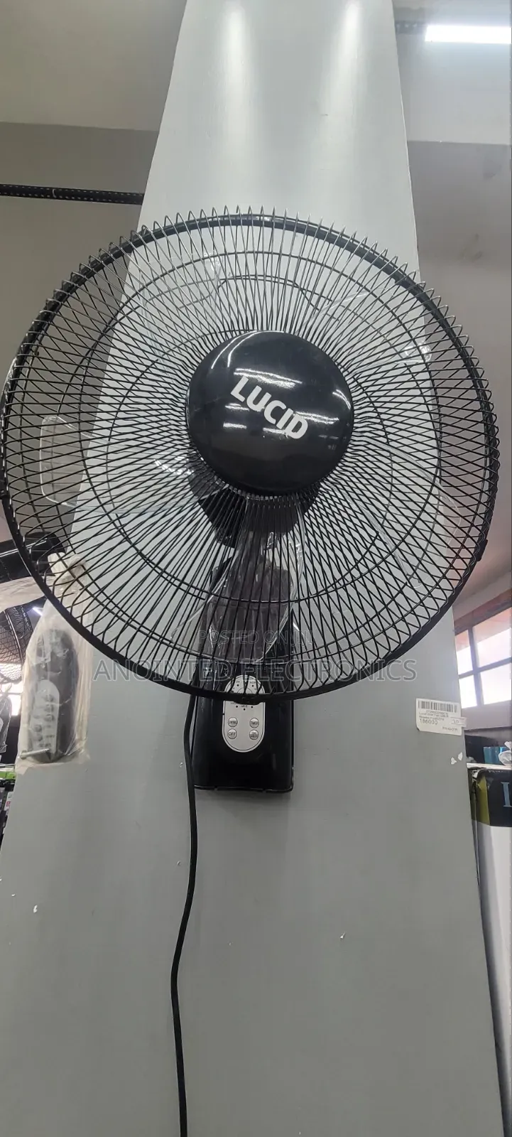Lucid Wall Fans With a Remote