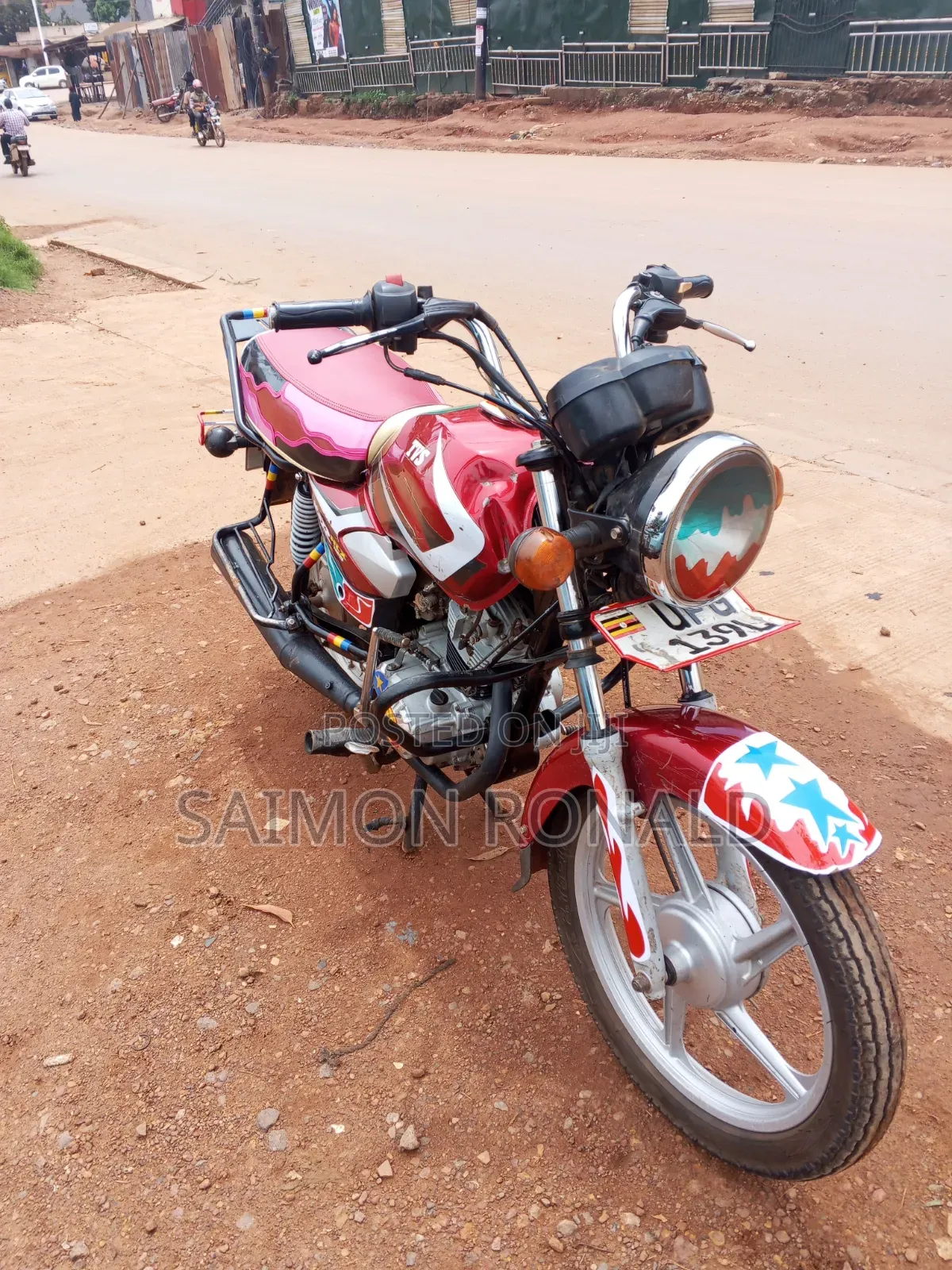 TVS HLX 125 2020 Red