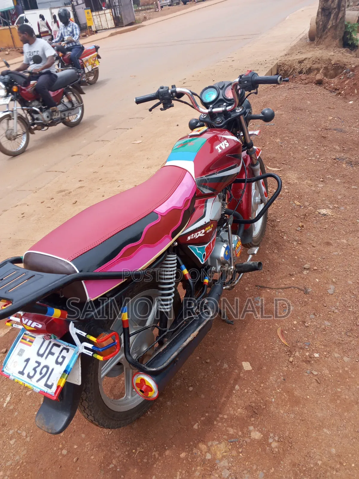 TVS HLX 125 2020 Red