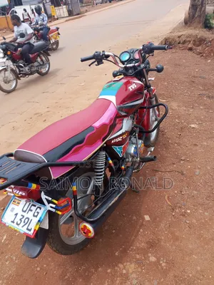 TVS HLX 125 2020 Red