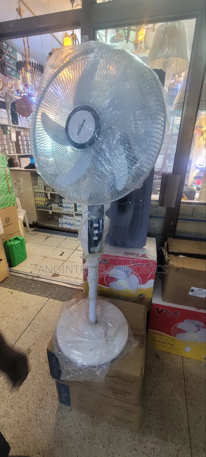 Rechargeable Heavy-Duty Standing Fan