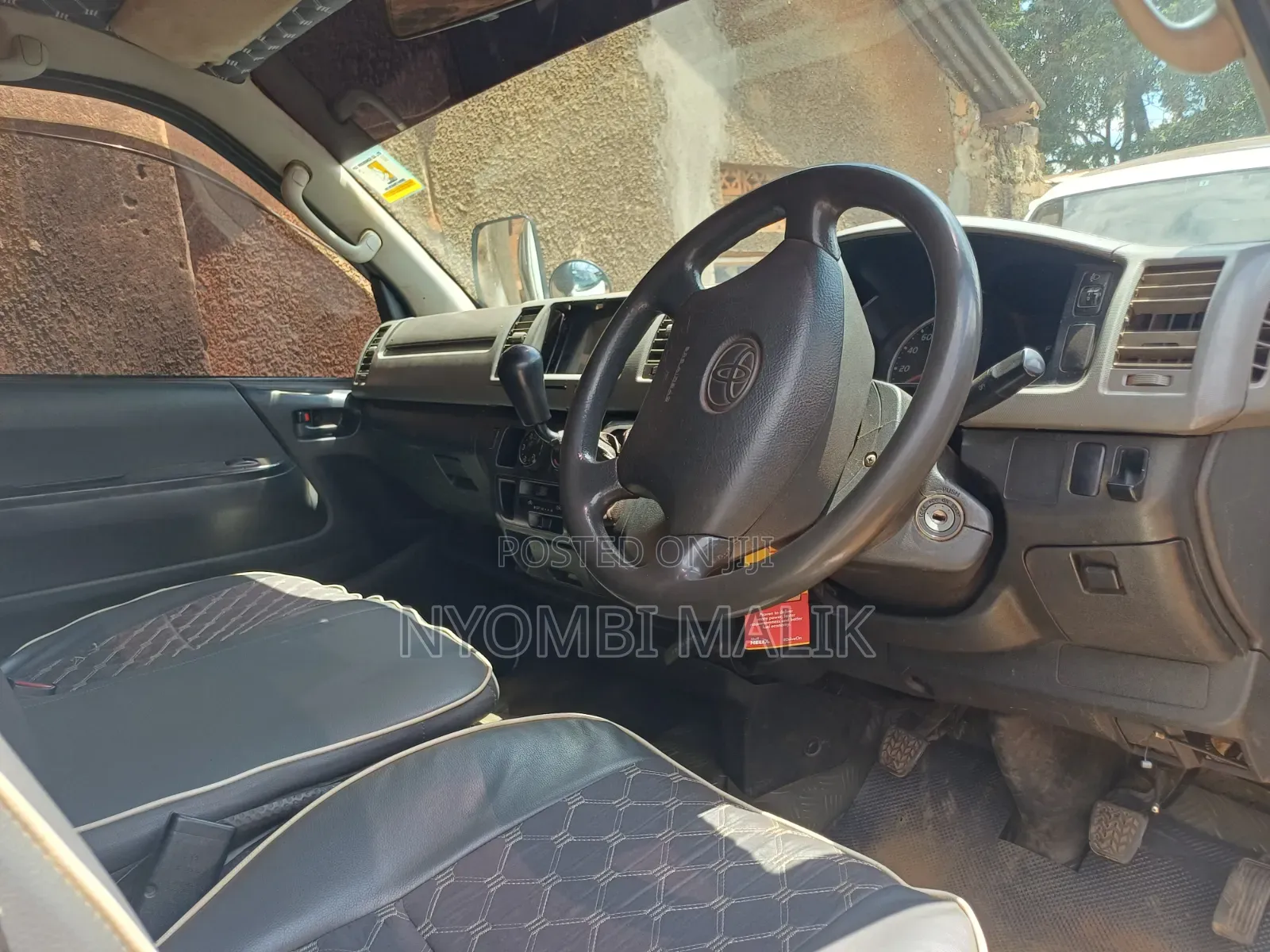 Toyota HiAce 2007 White