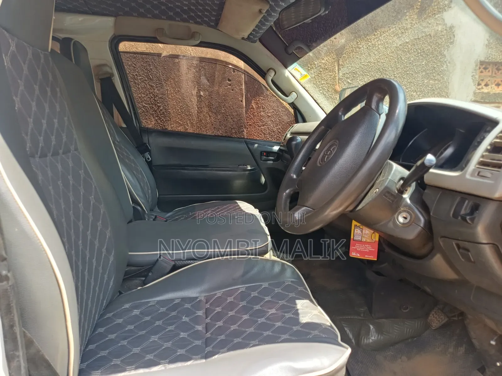 Toyota HiAce 2007 White