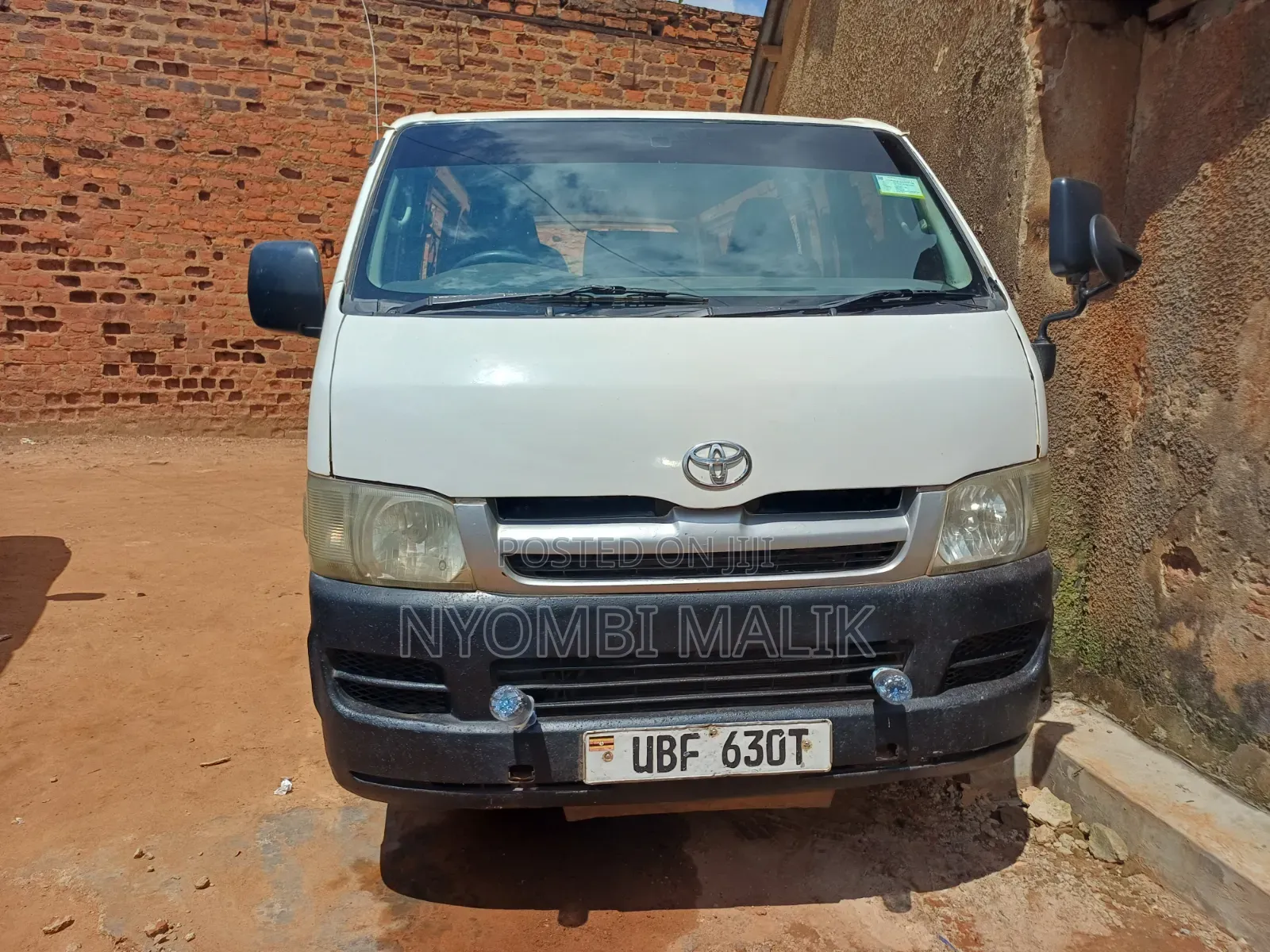 Toyota HiAce 2007 White
