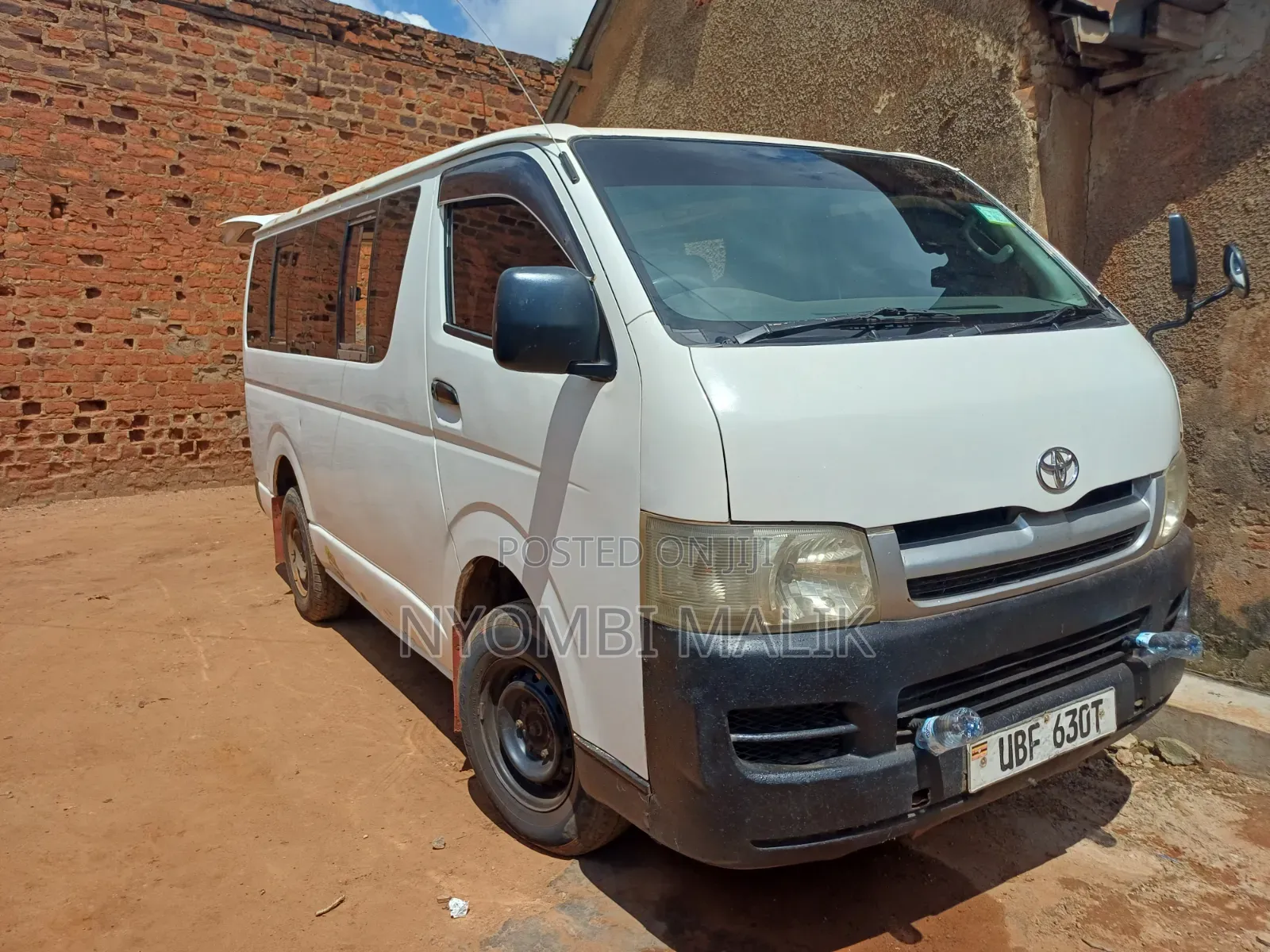 Toyota HiAce 2007 White