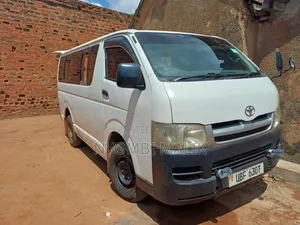 Toyota HiAce 2007 White