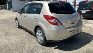 Nissan Tiida 2012 Gold