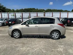 Nissan Tiida 2012 Gold