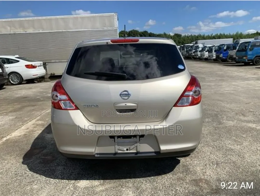 Nissan Tiida 2012 Gold