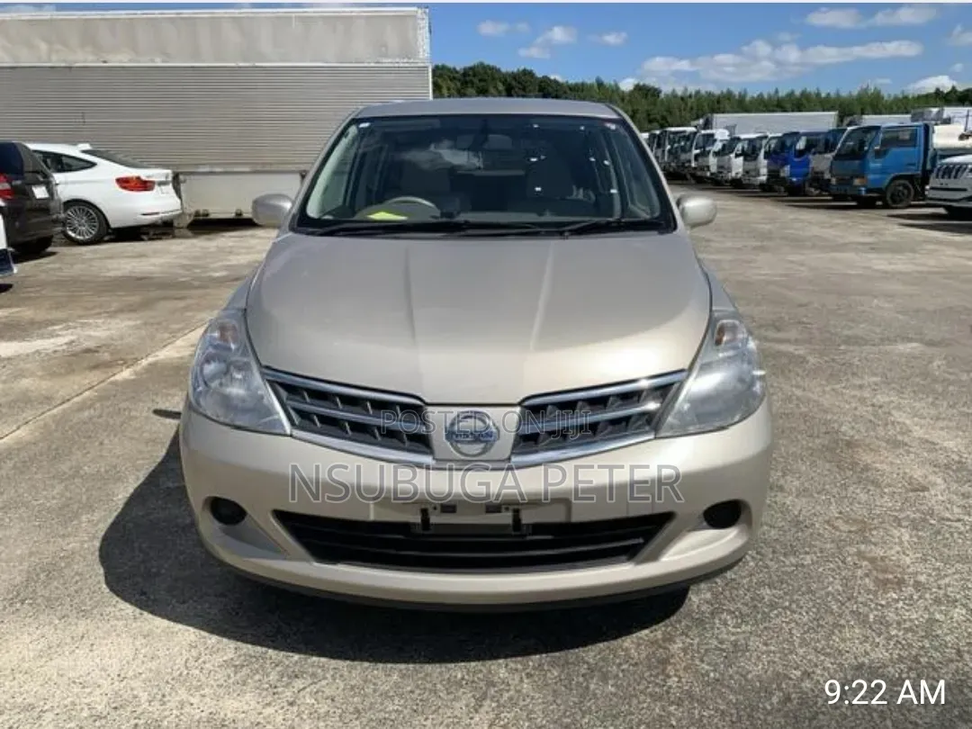 Nissan Tiida 2012 Gold