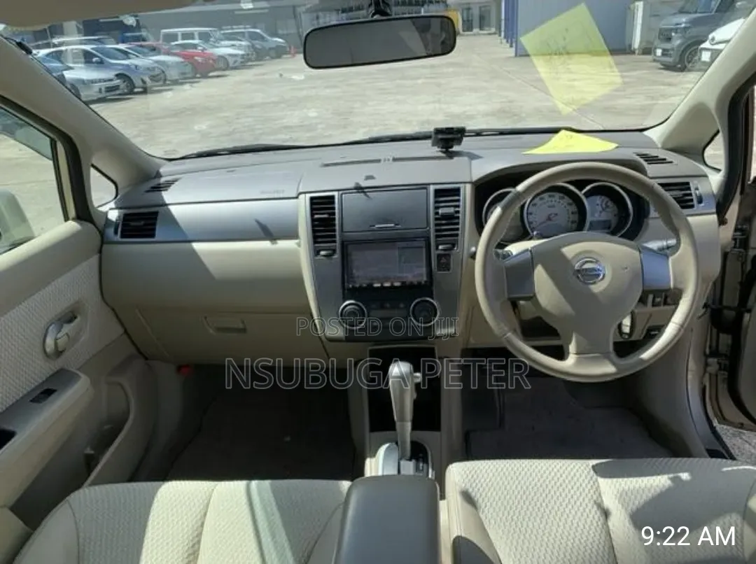 Nissan Tiida 2012 Gold