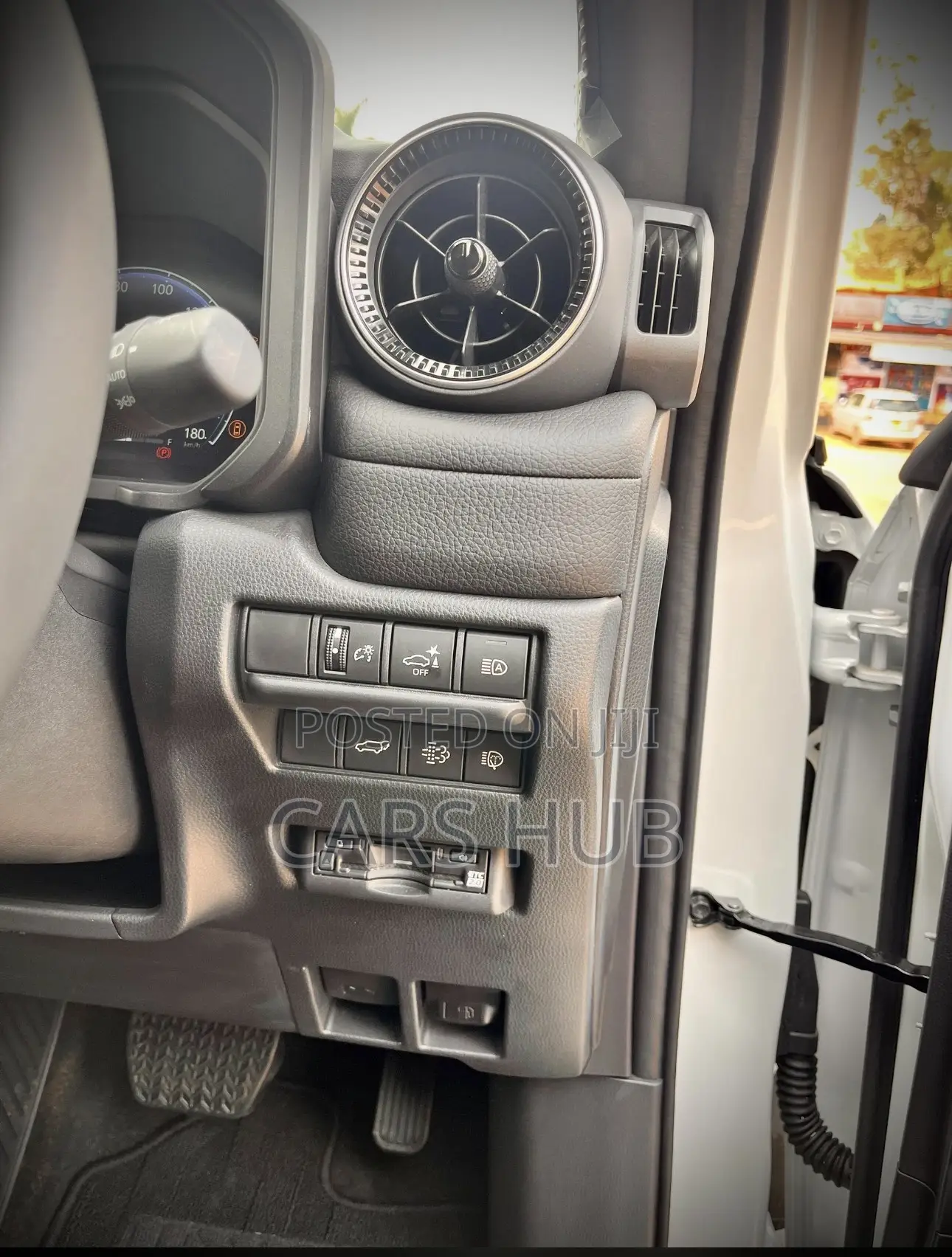 Toyota Land Cruiser Prado 2.8 2024 White